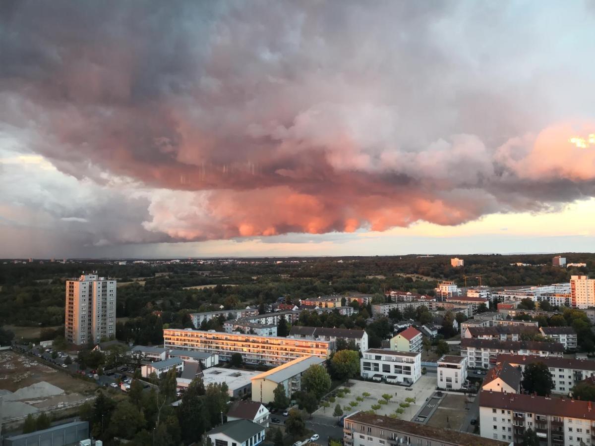 Skyline-Aussicht Und Fantastische Sonnenuntergaenge Apartment Langen  Exterior photo